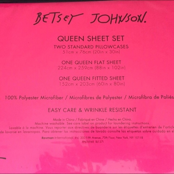 Betsey Johnson Embossed Red Cherry Queen Sheets🍒 - Picture 8 of 8